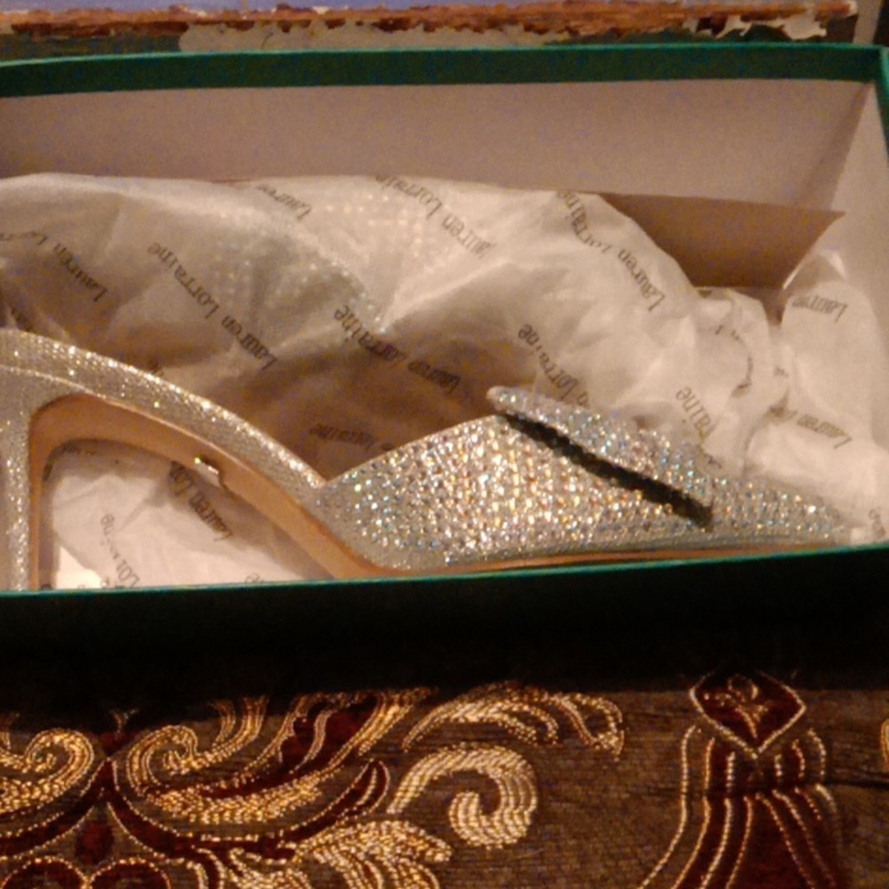 Lauren Lorraine size 10